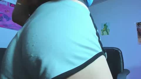 Snapshot of lily_stone04 chatting on April 15, 2026, 6:31 am lily_stone04 online show from April 15, 2026, 6:31 am