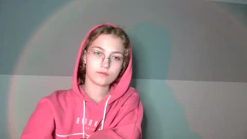 small lily online show from September 30, 2025, 7:13 am