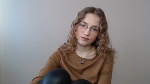 Snapshot of lily_tayberry chatting on February 27, 2026, 7:08 am small lily online show from February 27, 2026, 7:08 am