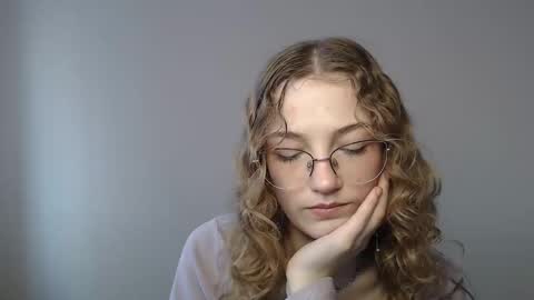 Snapshot of lily_tayberry chatting on March 2, 2026, 1:07 pm small lily online show from March 2, 2026, 1:07 pm