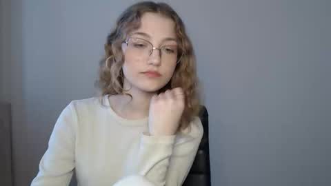 Snapshot of lily_tayberry chatting on March 9, 2026, 1:15 pm small lily online show from March 9, 2026, 1:15 pm