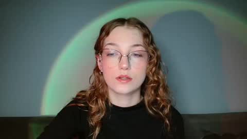 Snapshot of lily_tayberry chatting on March 18, 2026, 5:38 pm small lily online show from March 18, 2026, 5:38 pm