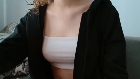small lily online show from May 9, 2026, 5:12 am