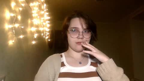 Snapshot of lily_violettt chatting on January 12, 2026, 6:02 pm Lily online show from January 12, 2026, 6:02 pm