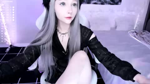 Lily online show from December 21, 2025, 4:52 am