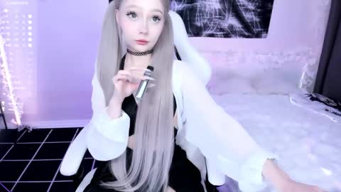 Snapshot of lily_weep chatting on May 23, 2026, 12:27 am Lily online show from May 23, 2026, 12:27 am