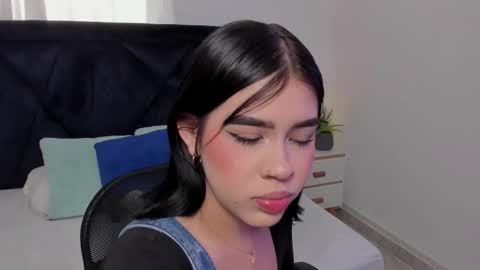 Snapshot of lily_woodz chatting on February 19, 2026, 7:32 pm LilyWoodz online show from February 19, 2026, 7:32 pm