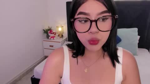 Snapshot of lily_woodz chatting on March 15, 2026, 2:45 pm LilyWoodz online show from March 15, 2026, 2:45 pm