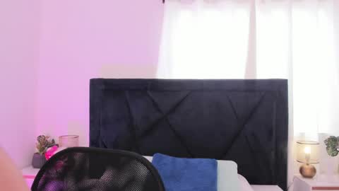 Snapshot of lily_woodz chatting on April 6, 2026, 7:15 pm LilyWoodz online show from April 6, 2026, 7:15 pm