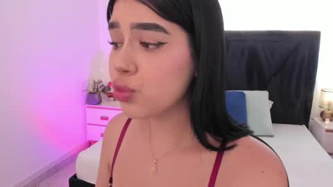 Snapshot of lily_woodz chatting on April 21, 2026, 7:17 pm LilyWoodz online show from April 21, 2026, 7:17 pm