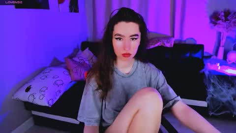 LILY online show from October 25, 2025, 9:50 am