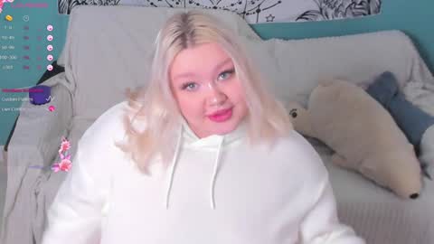 Snapshot of lilybelll chatting on December 30, 2024, 10:23 pm Lily online show from December 30, 2024, 10:23 pm