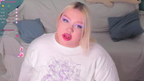 Snapshot of lilybelll chatting on January 18, 2025, 7:15 pm Lily online show from January 18, 2025, 7:15 pm