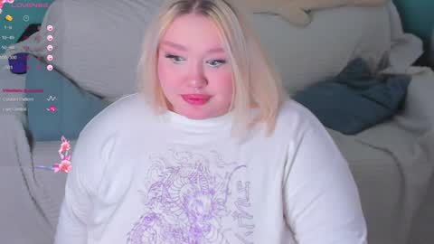 Snapshot of lilybelll chatting on February 5, 2025, 12:06 pm Lily online show from February 5, 2025, 12:06 pm