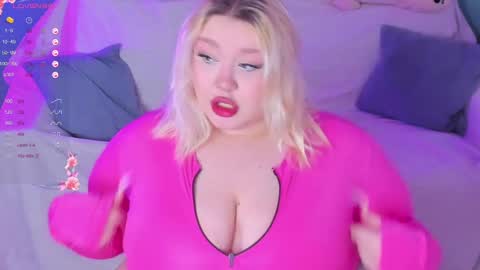 Snapshot of lilybelll chatting on February 23, 2025, 6:34 pm Lily online show from February 23, 2025, 6:34 pm