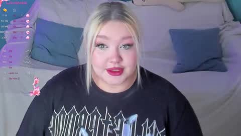 Snapshot of lilybelll chatting on February 24, 2025, 9:52 pm Lily online show from February 24, 2025, 9:52 pm