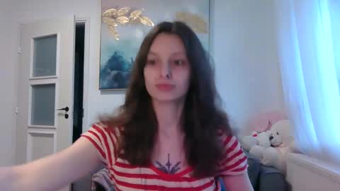 lilycandy_ online show from April 4, 2026, 12:35 pm