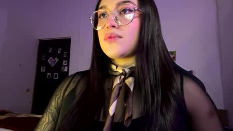 Lily online show from June 5, 2026, 1:12 am