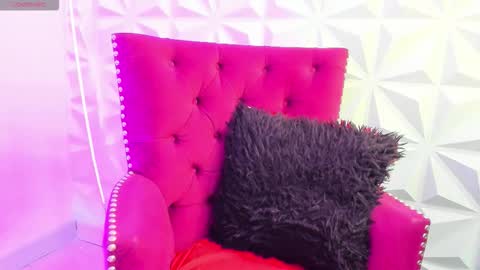 Snapshot of lilyqueen_cg chatting on September 19, 2025, 2:40 pm Lily Queen online show from September 19, 2025, 2:40 pm