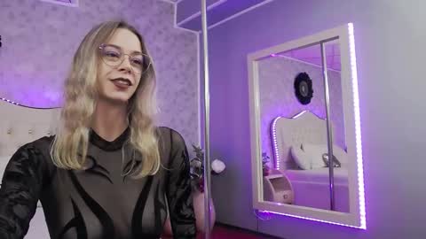      online show from October 5, 2025, 3:16 am