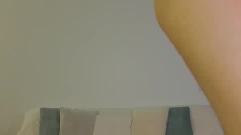 Lily online show from October 3, 2025, 9:34 pm