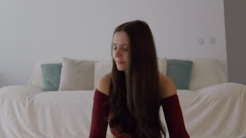 Lily online show from December 5, 2025, 11:41 am