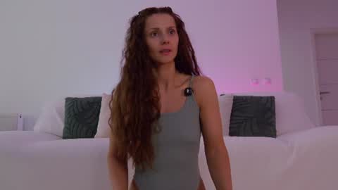 Lily online show from June 10, 2026, 12:04 pm