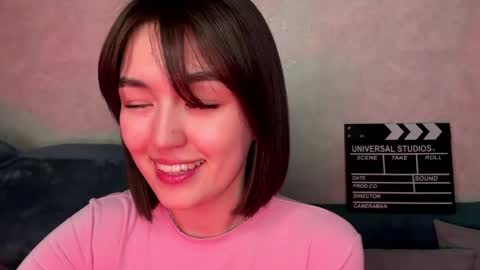 Snapshot of lilysollar chatting on May 10, 2026, 5:29 pm Lily online show from May 10, 2026, 5:29 pm