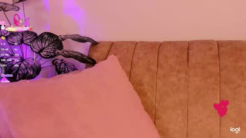 Lily  online show from September 29, 2025, 9:47 am