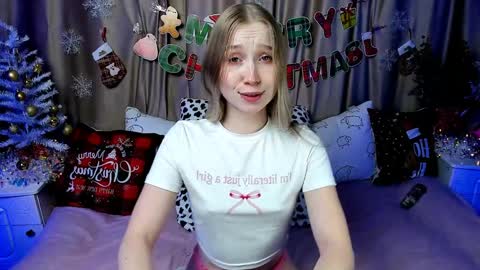 Snapshot of lilystarlight chatting on January 1, 2025, 10:43 am Lilian online show from January 1, 2025, 10:43 am