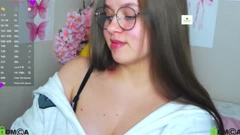 Lily online show from October 6, 2025, 11:29 am