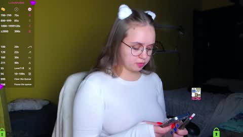 Lily online show from November 26, 2025, 7:48 pm