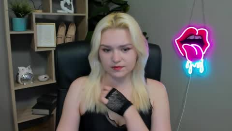 Lily online show from March 30, 2026, 6:25 am
