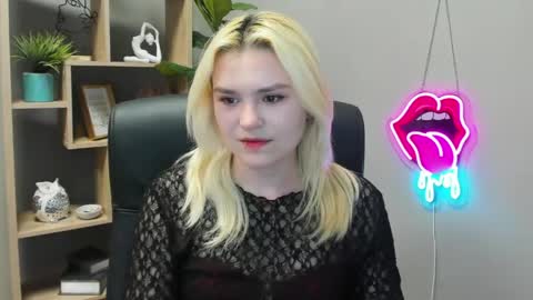 Lily online show from April 23, 2026, 7:09 am