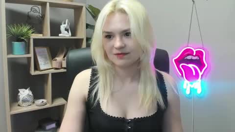 Lily online show from May 8, 2026, 7:36 am