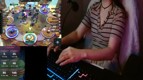 Snapshot of lilythrone chatting on April 7, 2026, 4:13 am Lily Rone online show from April 7, 2026, 4:13 am