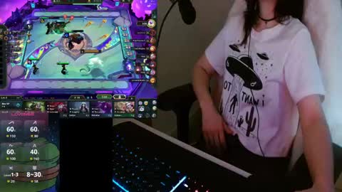 Snapshot of lilythrone chatting on April 8, 2026, 4:45 am Lily Rone online show from April 8, 2026, 4:45 am