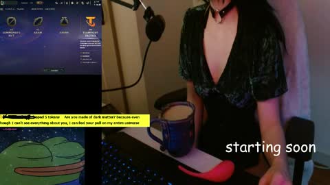 Snapshot of lilythrone chatting on May 8, 2026, 1:22 am Lily Rone online show from May 8, 2026, 1:22 am