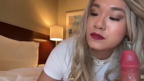 lilyxoxoxo online show from September 17, 2025, 10:44 pm