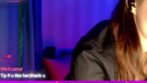 LilyXSky online show from October 31, 2025, 1:45 pm