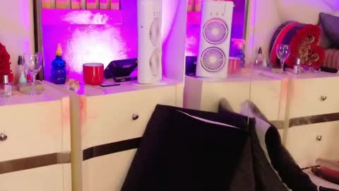 Lilly online show from February 7, 2026, 1:09 am