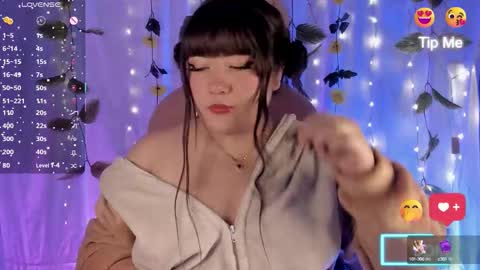 Snapshot of limoncito_blossom2 chatting on October 10, 2025, 9:52 am Natalia online show from October 10, 2025, 9:52 am