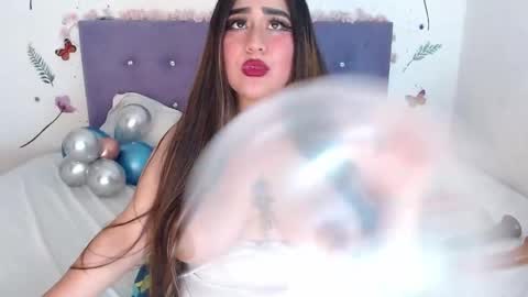 Snapshot of lin_jayani chatting on April 11, 2026, 1:43 am Lin online show from April 11, 2026, 1:43 am