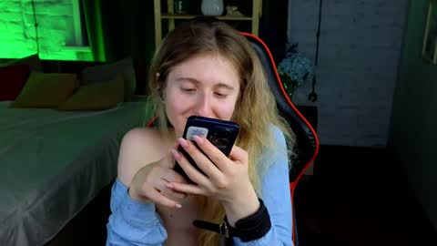 MashaMaria online show from December 14, 2024, 1:59 pm