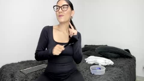 Snapshot of lina__mandarina chatting on October 24, 2025, 8:27 pm Lina Mandarina online show from October 24, 2025, 8:27 pm