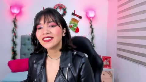 Snapshot of lina_bedoya chatting on December 12, 2024, 11:40 am Lina Bedoya online show from December 12, 2024, 11:40 am