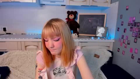 Lina blueeyed    GMT3 1100-1700 Mon Wed Thu Sat Sun online show from February 5, 2025, 11:12 am