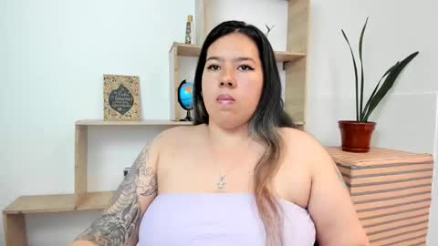 Lina Browm online show from April 30, 2026, 6:25 pm