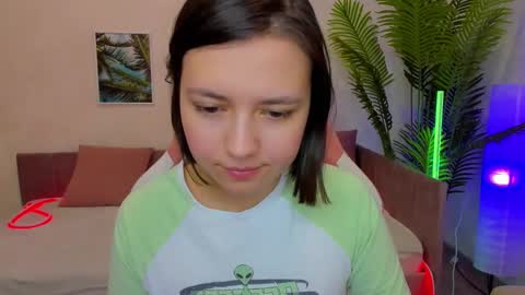 Lina online show from February 4, 2025, 5:21 am