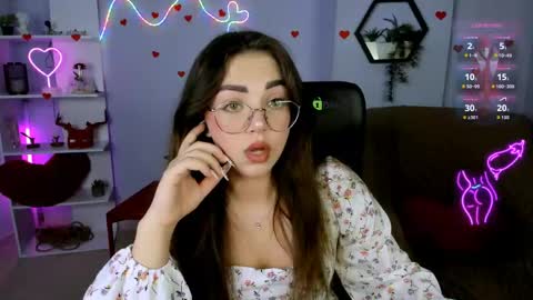 lina_fox12 online show from May 5, 2026, 12:13 pm